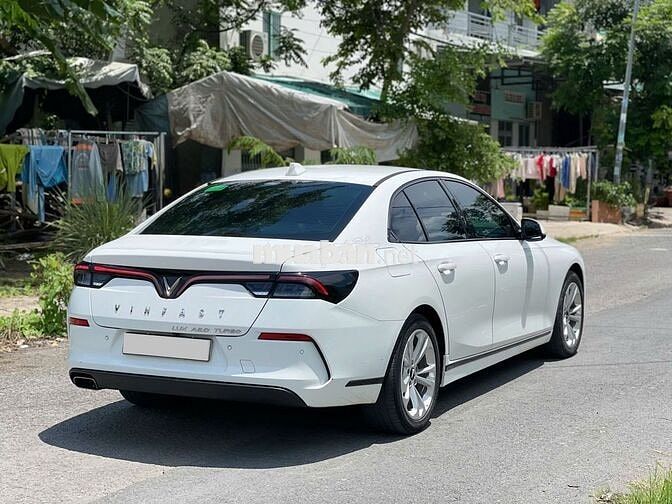 Vinfast Lux A 2.0 Base 2022  thương lượng mạnh