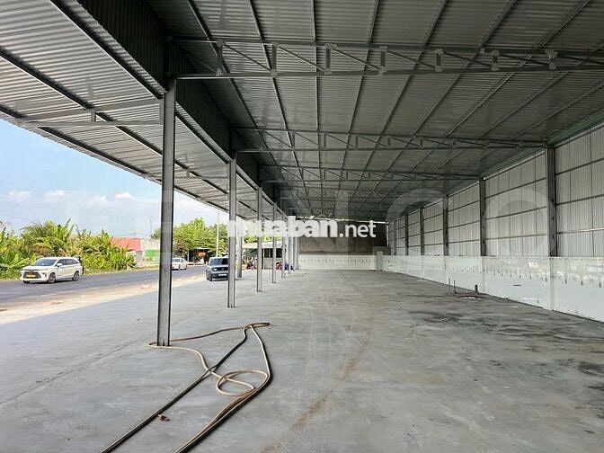 Kho xưởng bãi 2.470 m² kho xây dựng 1.430 m² mặt tiền ngang 130m