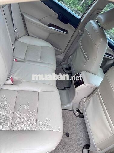 Toyota Camry 2014 E 2.0 Vàng cát