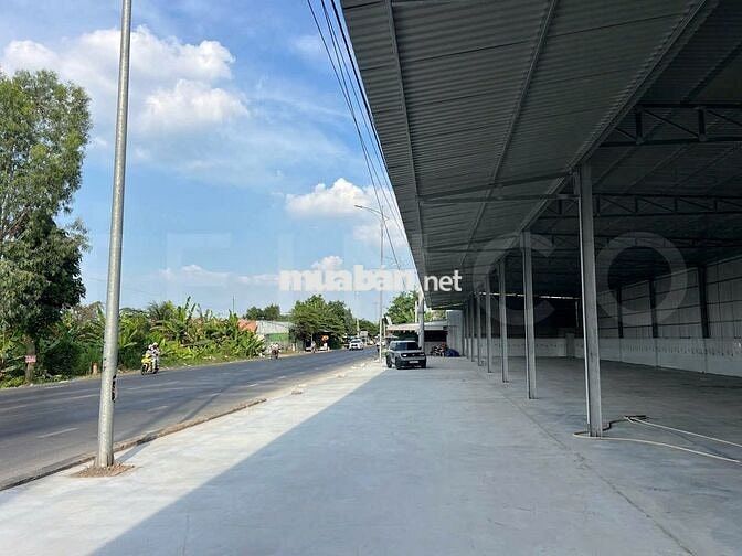 Kho xưởng bãi 2.470 m² kho xây dựng 1.430 m² mặt tiền ngang 130m