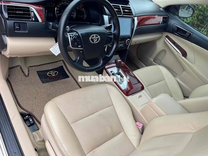 Toyota Camry 2014 E 2.0 Vàng cát