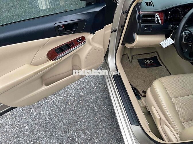 Toyota Camry 2014 E 2.0 Vàng cát