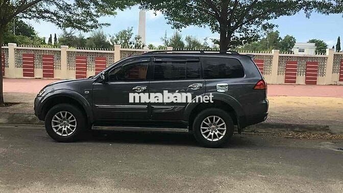 Mitsubishi Pajero Sport 2011 Dầu Xám