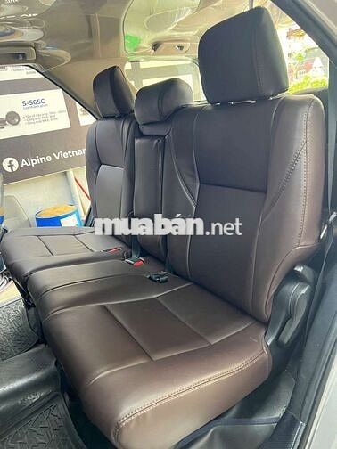 Toyota Fortuner ĐK 2017 Số sàn Bạc 7 chỗ