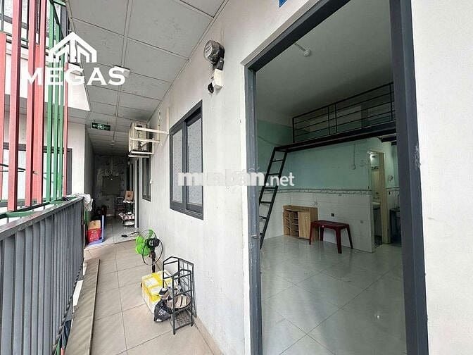 TRỌ ĐI BỘ QUA ĐH VĂN HIẾN VÀ CÁCH HUIT VÀI PHÚT CÓ BANCOL