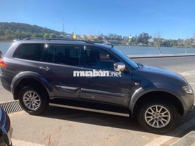 Mitsubishi Pajero Sport 2011 Dầu Xám
