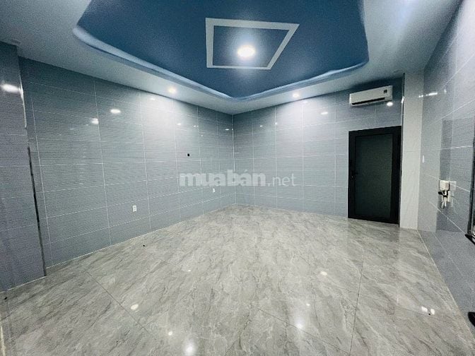 Cho thuê nhà đẹp 1 trệt 3 lầu  góc 2 mặt tiền KDC Bửu Long