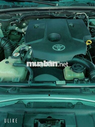Toyota Fortuner ĐK 2017 Số sàn Bạc 7 chỗ