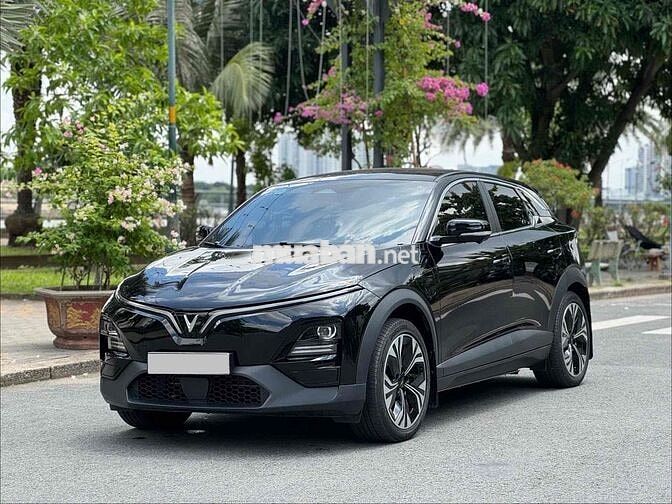 VF6 PLUS 25 - LƯỚT 4.300KM - FREE SẠC KGH