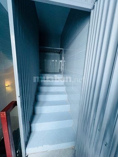 Cho thuê nhà đẹp 1 trệt 3 lầu  góc 2 mặt tiền KDC Bửu Long