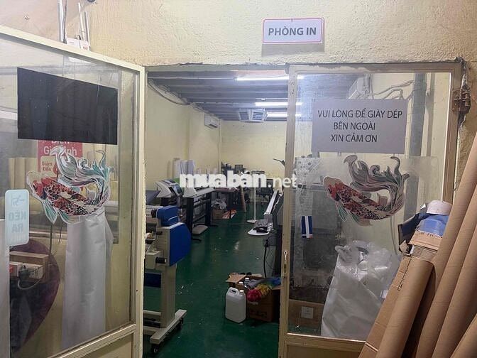 Q12 TUYỂN LĐPT / THỢ QUẢNG CÁO