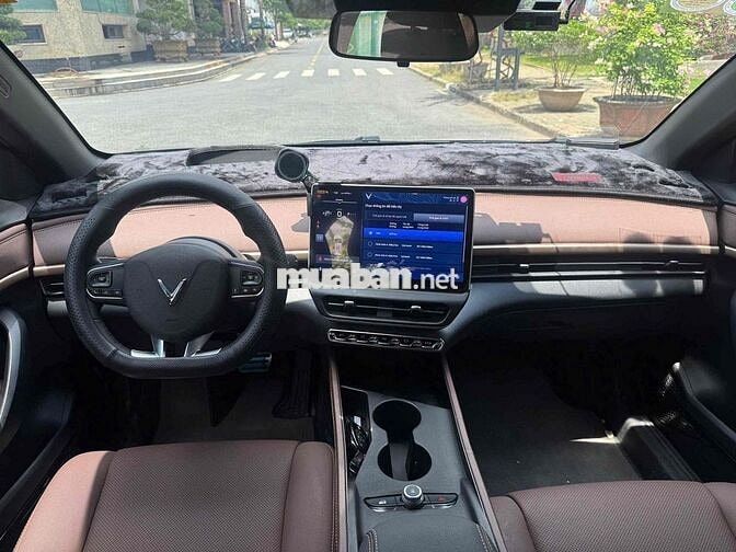 VF6 PLUS 25 - LƯỚT 4.300KM - FREE SẠC KGH
