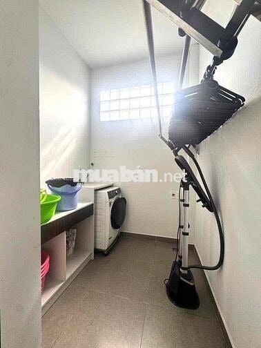 Cần cho thuê nhà đầy đủ tiện nghi , nội thất cao cấp