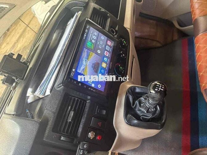 Ford Transit 2018 Máy dầu 16 chỗ Vàng cát