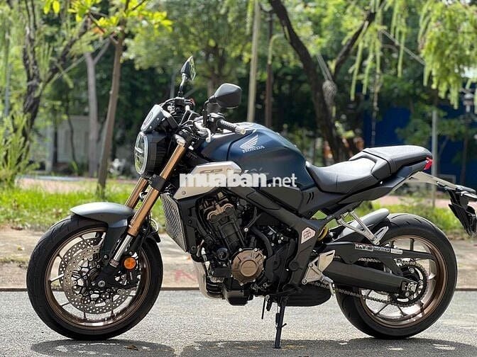 Honda CB650R 2022 Xám 1.000km, có giao lưu xe.