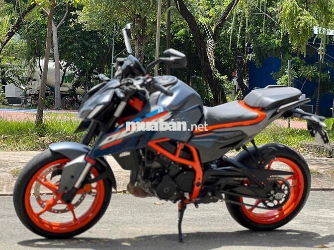 Ktm duke390 2024, có giao lưu xe.