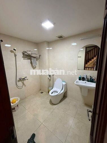 Cho thuê nhà liền kề 5 tầng ngõ 37 phố Trần Kim Xuyến, phường Yên Hòa