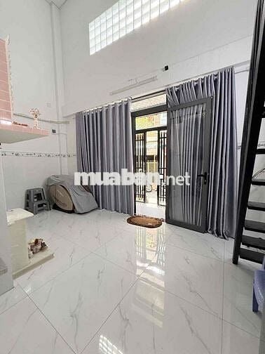 Nhà ở cách mặt tiền 2 căn, thuận tiện đi chuyển ☺️