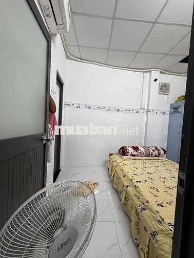 Nhà ở cách mặt tiền 2 căn, thuận tiện đi chuyển ☺️