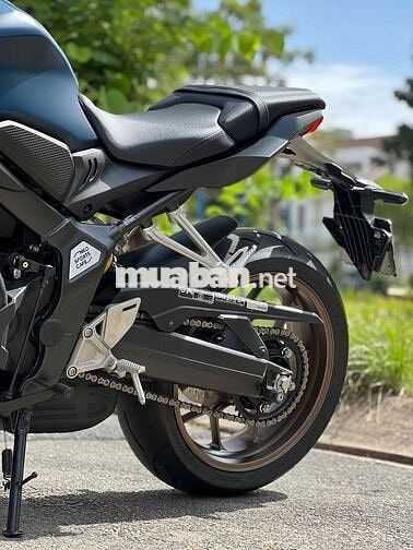 Honda CB650R 2022 Xám 1.000km, có giao lưu xe.