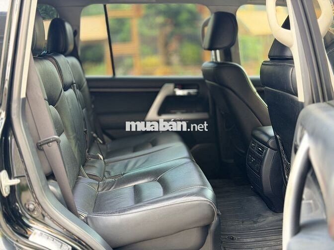 LandCruiser LC200 (VX 4.6L V8) Nhập Nhật Kèm Biển