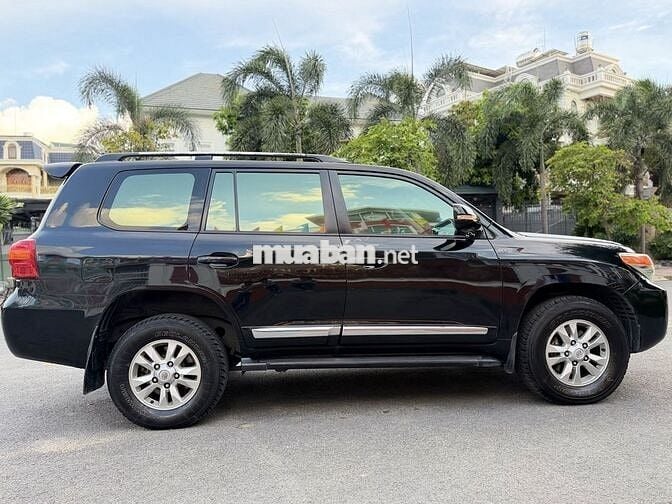 LandCruiser LC200 (VX 4.6L V8) Nhập Nhật Kèm Biển