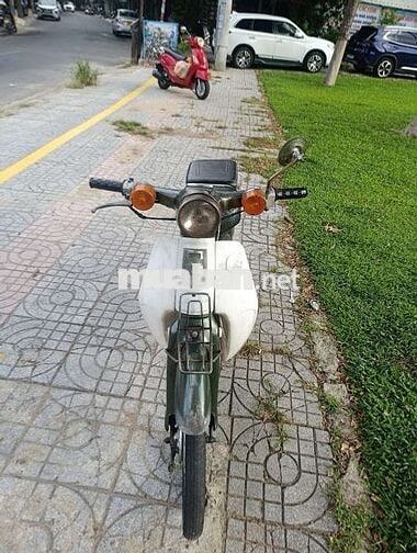 Honda Super Cub 50cc Xanh lá phối trắng
