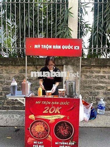 Bạn đồng hành bán mì trộn Hàn
