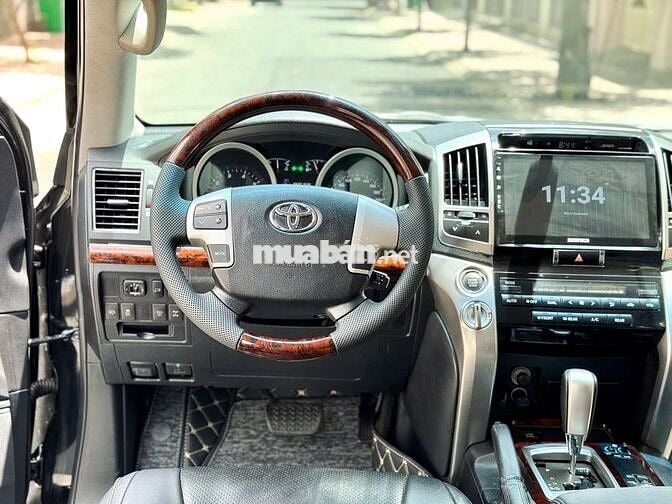 LandCruiser LC200 (VX 4.6L V8) Nhập Nhật Kèm Biển