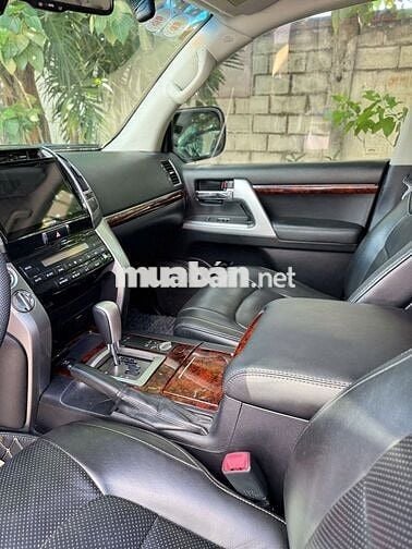 LandCruiser LC200 (VX 4.6L V8) Nhập Nhật Kèm Biển