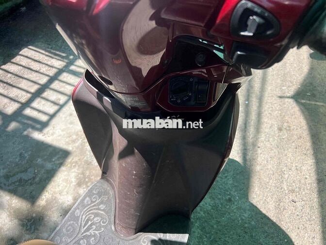 Honda Vision 2024 màu Đỏ khoa thong minh