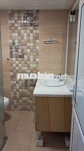 Cho thuê nhà 5 tầng phố Hoàng Sâm - ngõ oto (gần cv Nghĩa Đô) 15tr/th