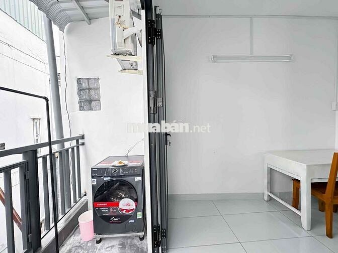 Căn Hộ 1 PN Full Nội Thất, Tôn Đản Quận 4 - Ban Công/ Ko Chung Chủ