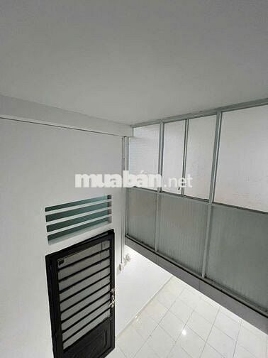 Rẻ tụt quần. Sài Gòn Nghèo cũng đủ tiền mua: 410 triệu