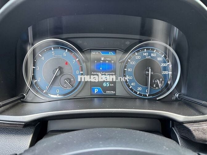 Suzuki Ertiga Hybrid 2023 xe gia đình đi ít