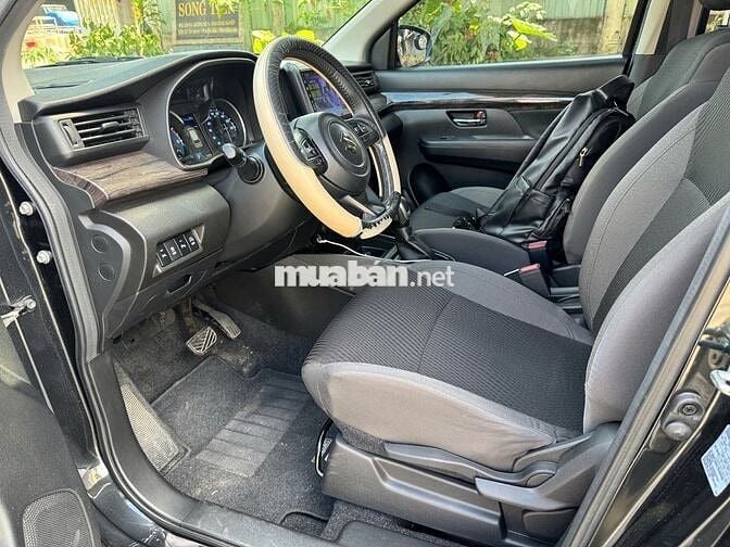 Suzuki Ertiga Hybrid 2023 xe gia đình đi ít
