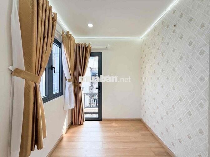 HUỲNH VĂN BÁNH – PHÚ NHUẬN – NHÀ MỚI 3 TẦNG BTCT – HXH SÁT NHÀ – CHỈ 5
