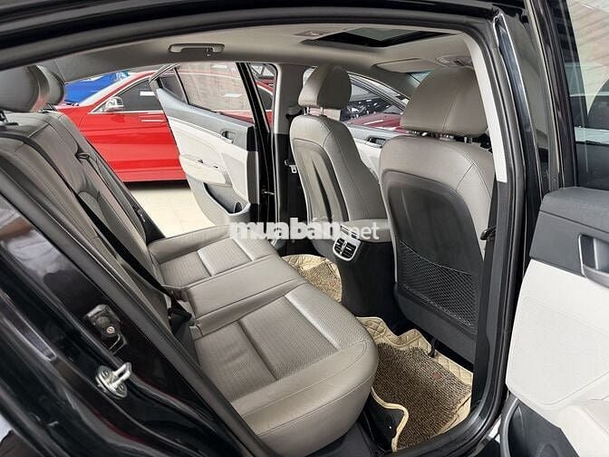 Hyundai Elantra 2016 1.6 Tự động Đen