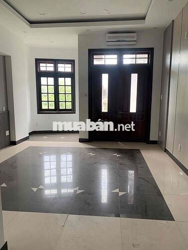 Cho thuê nhà nguyên căn 4 tầng mặt tiền Hải Hồ