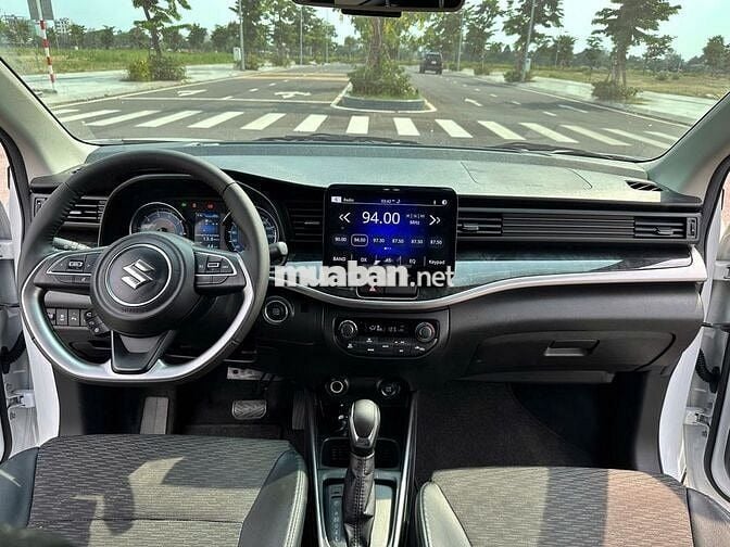 Suzuki XL7 Hybrid 2024 xe gia đình có hổ trợ bank