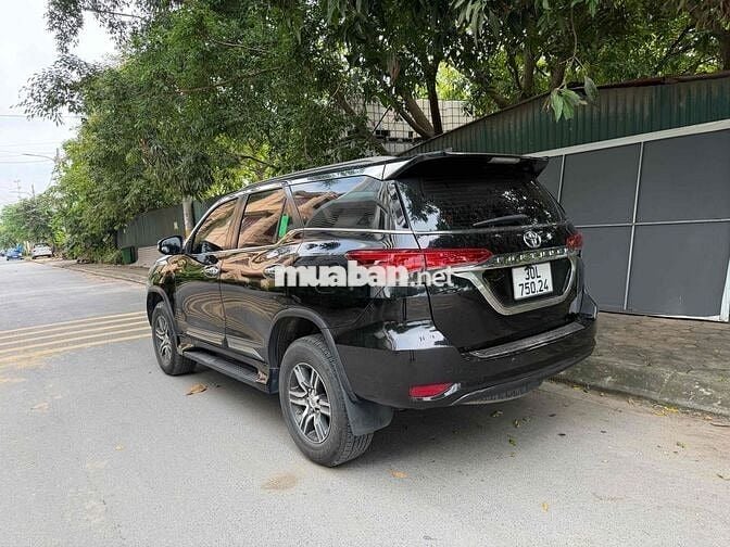 Toyota Fortuner 2024 Máy Xăng Tự Động 7 Chỗ Đen