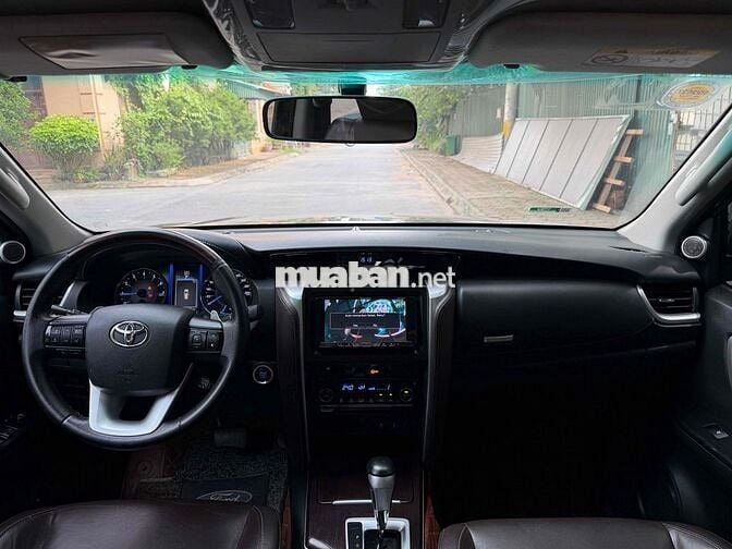 Toyota Fortuner 2024 Máy Xăng Tự Động 7 Chỗ Đen