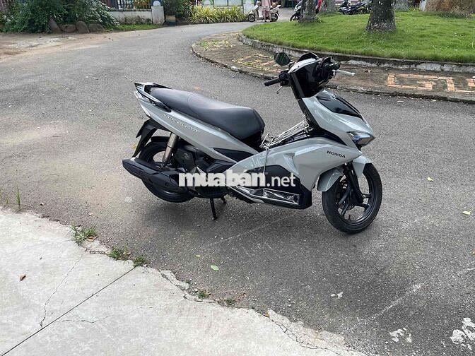 Honda Air Blade Xám 22183 km