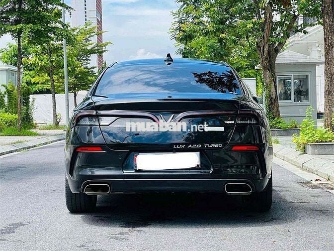 VinFast Lux A2.0 Plus 2022 Đen 39899 km