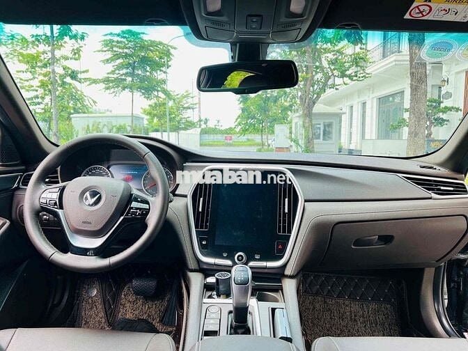 VinFast Lux A2.0 Plus 2022 Đen 39899 km