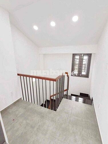 Hẻm ba gác 2 sẹc "Hoa hồng nửa tháng" • DT: 3 x 12m. 1 Trệt 2 Lầu + Sâ