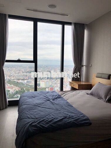 Cho thuê Vinhomes Golden River 2PN, view Landmark, full NT, 33tr