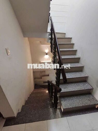 CẦN CHO THUÊ NHÀ MT CHỈ 23TR TRỆT 2 LẦU ST