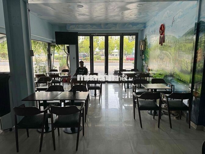 Cho thuê nhà nguyên căn, Một trệt, Bốn lầu, Sân Thượng.