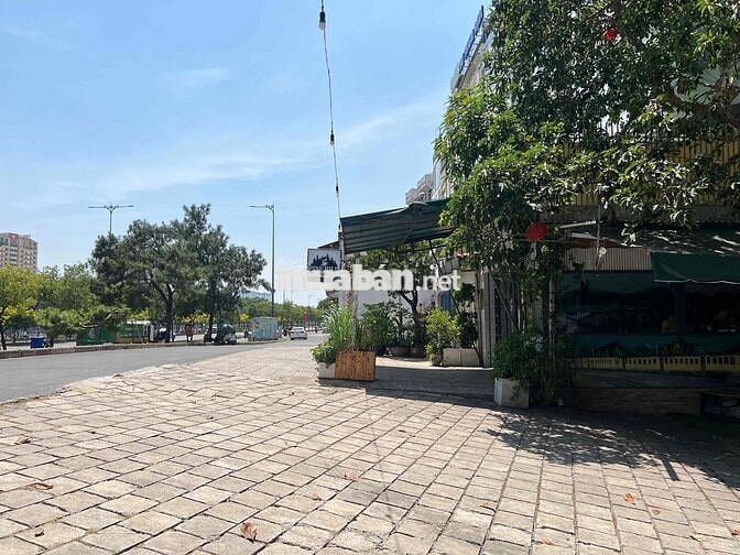 Cho thuê nhà nguyên căn, Một trệt, Bốn lầu, Sân Thượng.